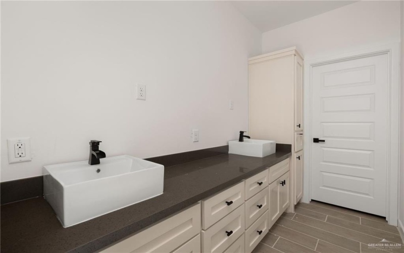 4125 Carol Lane, Edinburg, TX 78542, 3 Bedrooms Bedrooms, ,2 BathroomsBathrooms,Residential,For Sale,4125 Carol Lane,0,478021