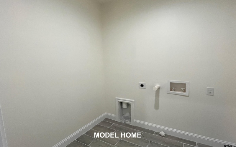 229 S Quille, Mt Pleasant, TX 75455, 4 Bedrooms Bedrooms, ,2 BathroomsBathrooms,Residential,For Sale,229 S Quille,0,25015123