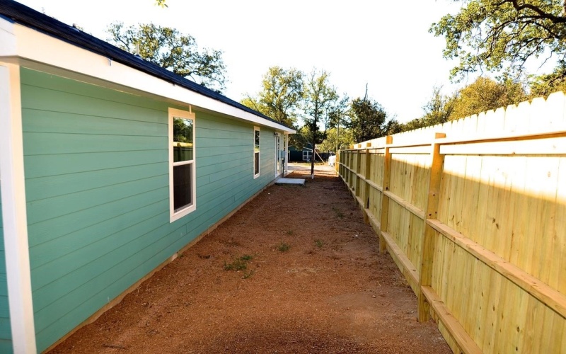 1653 Navajo Trail, Kingsland, TX 78639, 4 Habitaciones Habitaciones , ,2 BañosBaños,Residential,En Venta,1653 Navajo Trail,0,175340