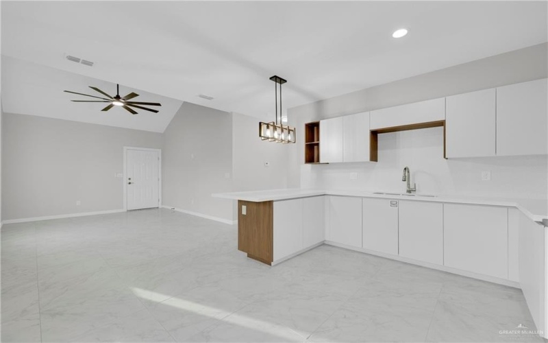 703 Pedro Street, Mission, TX 78572, ,Residential Multi Family,En Venta,703 Pedro Street,452921