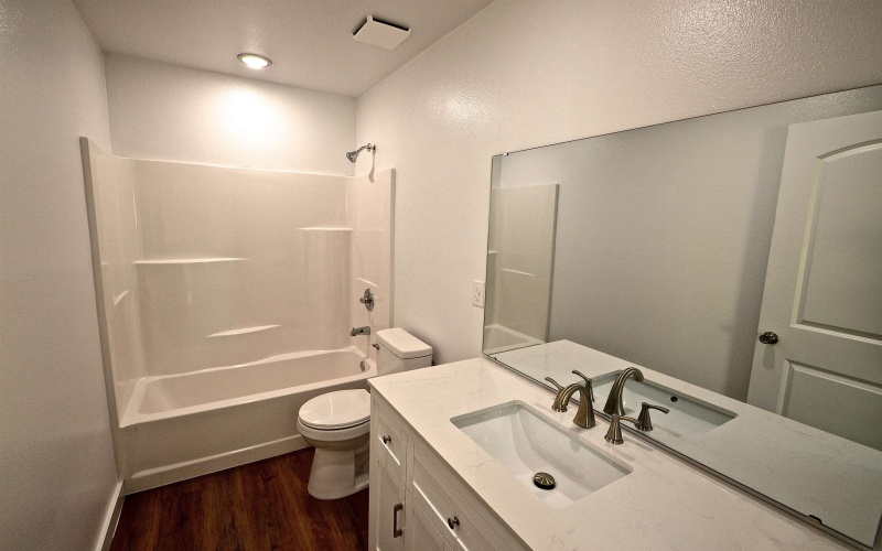 1515 Navajo Trail, Kingsland, TX 78639, 3 Habitaciones Habitaciones , ,2 BañosBaños,Residential,En Venta,1515 Navajo Trail,0,175343