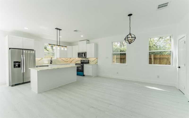 206 Ross Street W, Sulphur Springs, TX 75482, 3 Bedrooms Bedrooms, ,2 BathroomsBathrooms,Residential,For Sale,206 Ross Street W,0,21082124