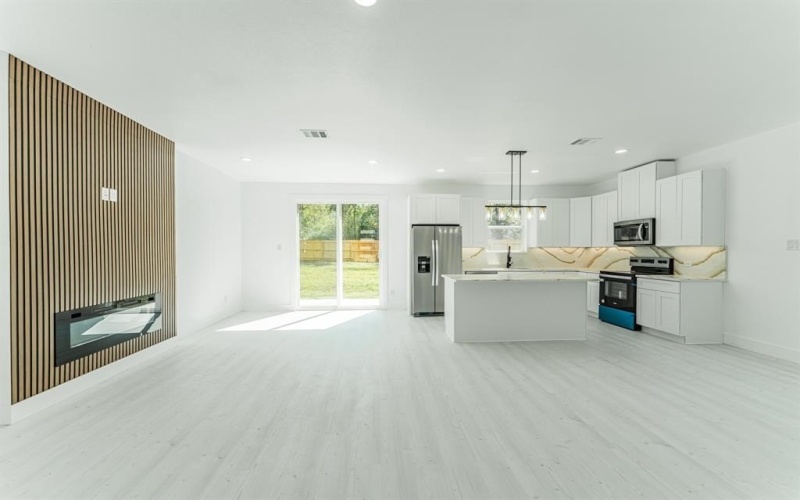 206 Ross Street W, Sulphur Springs, TX 75482, 3 Bedrooms Bedrooms, ,2 BathroomsBathrooms,Residential,For Sale,206 Ross Street W,0,21082124