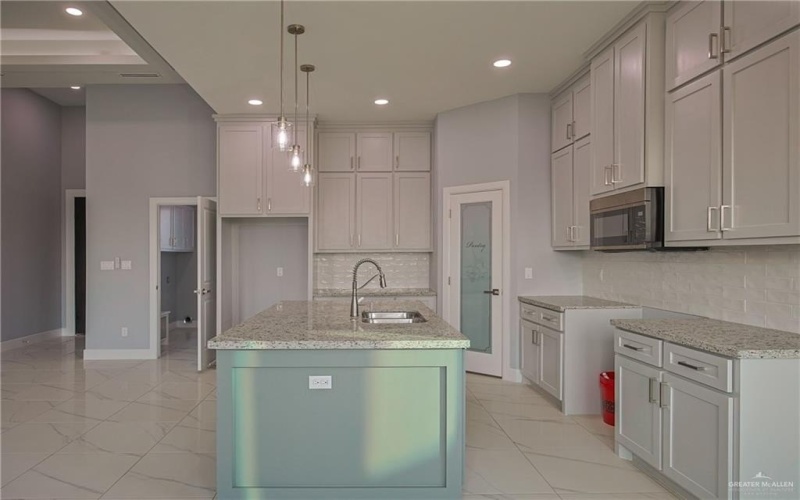 3000 E Tamarindo Avenue, Hidalgo, TX 78557, 3 Bedrooms Bedrooms, ,2 BathroomsBathrooms,Residential,For Sale,3000 E Tamarindo Avenue,453079