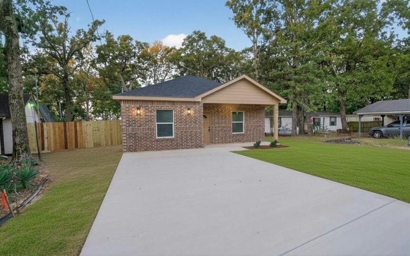 106 Comanche Drive, Mabank, TX 75156, 3 Bedrooms Bedrooms, ,2 BathroomsBathrooms,Residential,For Sale,106 Comanche Drive,0,21080183