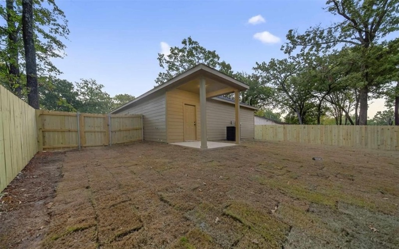 106 Comanche Drive, Mabank, TX 75156, 3 Bedrooms Bedrooms, ,2 BathroomsBathrooms,Residential,For Sale,106 Comanche Drive,0,21080183