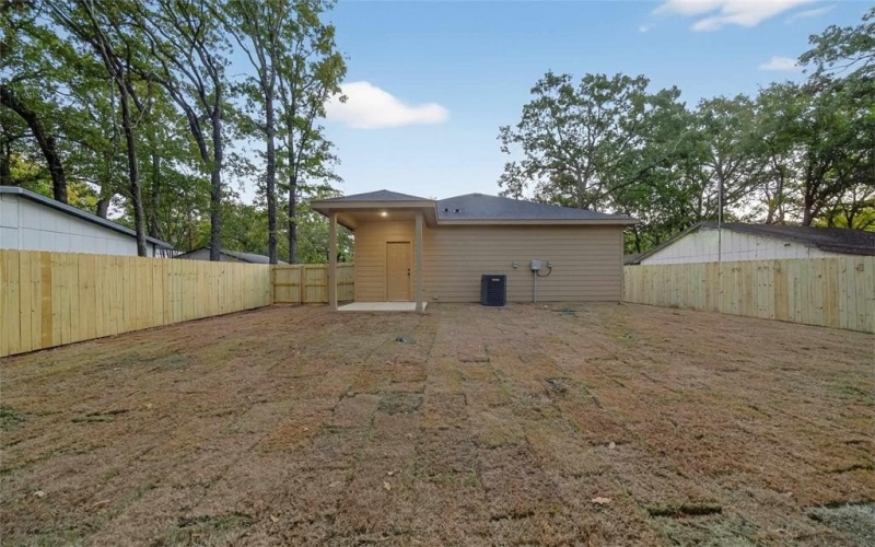 106 Comanche Drive, Mabank, TX 75156, 3 Bedrooms Bedrooms, ,2 BathroomsBathrooms,Residential,For Sale,106 Comanche Drive,0,21080183