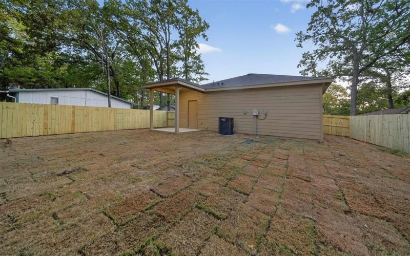 106 Comanche Drive, Mabank, TX 75156, 3 Bedrooms Bedrooms, ,2 BathroomsBathrooms,Residential,For Sale,106 Comanche Drive,0,21080183
