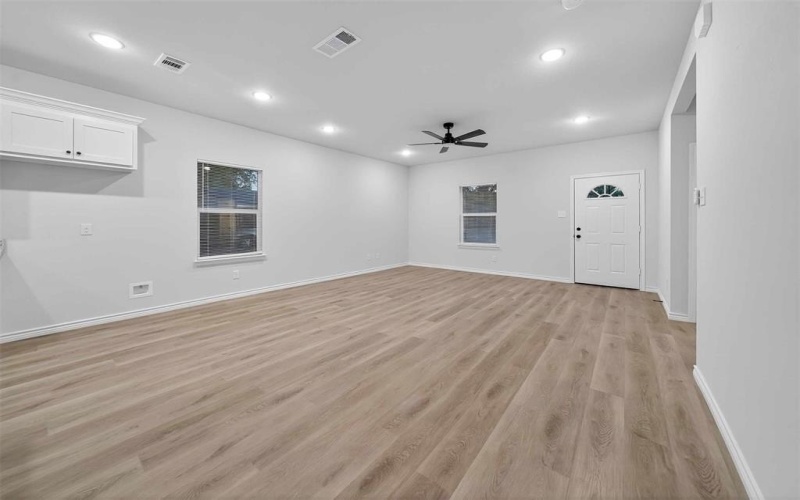 106 Comanche Drive, Mabank, TX 75156, 3 Bedrooms Bedrooms, ,2 BathroomsBathrooms,Residential,For Sale,106 Comanche Drive,0,21080183