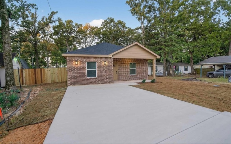 106 Comanche Drive, Mabank, TX 75156, 3 Bedrooms Bedrooms, ,2 BathroomsBathrooms,Residential,For Sale,106 Comanche Drive,0,21080183