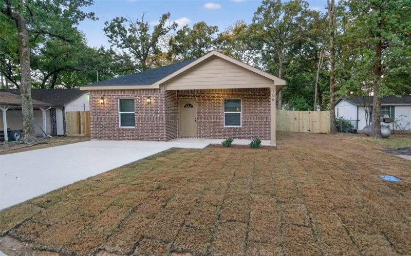 106 Comanche Drive, Mabank, TX 75156, 3 Bedrooms Bedrooms, ,2 BathroomsBathrooms,Residential,For Sale,106 Comanche Drive,0,21080183