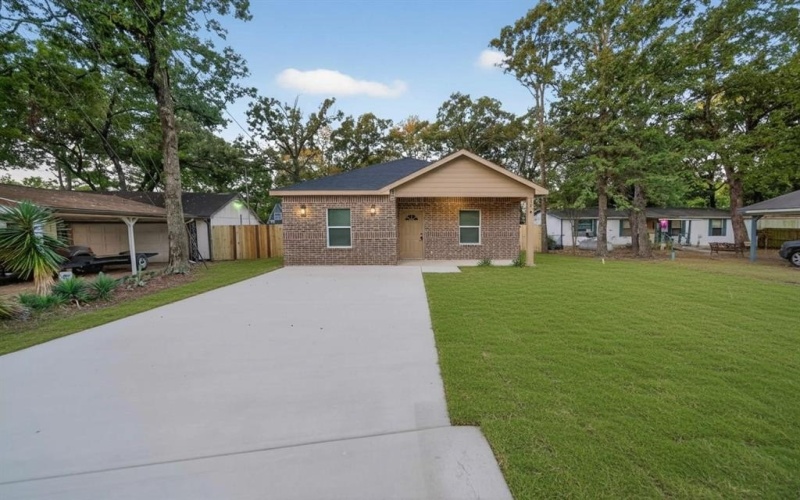 106 Comanche Drive, Mabank, TX 75156, 3 Bedrooms Bedrooms, ,2 BathroomsBathrooms,Residential,For Sale,106 Comanche Drive,0,21080183