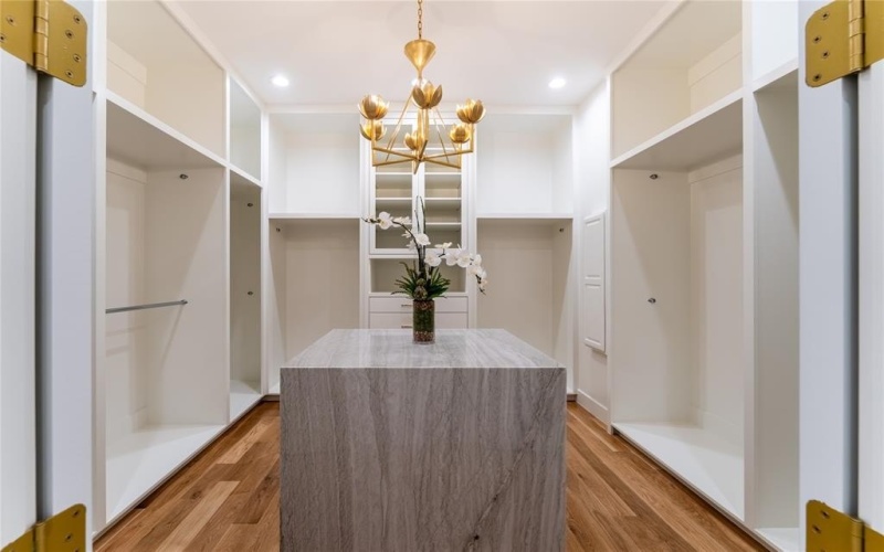 5319 Meadow Crest Drive, Dallas, TX 75229, 5 Bedrooms Bedrooms, ,6 BathroomsBathrooms,Residential,For Sale,5319 Meadow Crest Drive,0,21082931