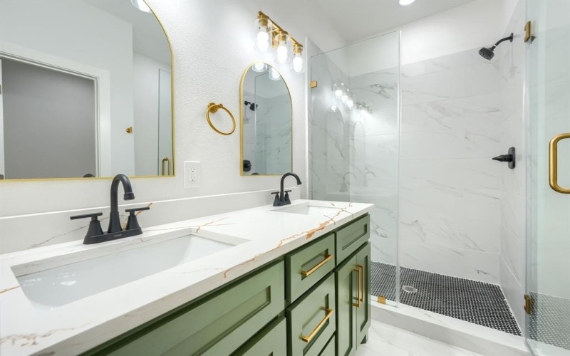 3322 Collins Boulevard, Garland, TX 75044, 4 Habitaciones Habitaciones , ,3 BañosBaños,Residential,En Venta,3322 Collins Boulevard,0,21083150