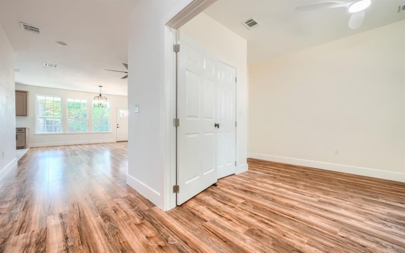 3322 Collins Boulevard, Garland, TX 75044, 4 Habitaciones Habitaciones , ,3 BañosBaños,Residential,En Venta,3322 Collins Boulevard,0,21083150