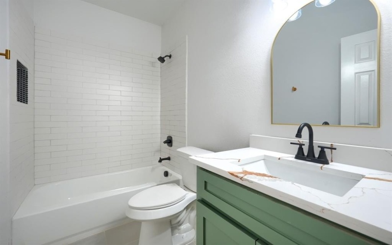 3322 Collins Boulevard, Garland, TX 75044, 4 Habitaciones Habitaciones , ,3 BañosBaños,Residential,En Venta,3322 Collins Boulevard,0,21083150