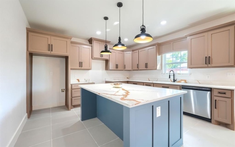 3322 Collins Boulevard, Garland, TX 75044, 4 Habitaciones Habitaciones , ,3 BañosBaños,Residential,En Venta,3322 Collins Boulevard,0,21083150