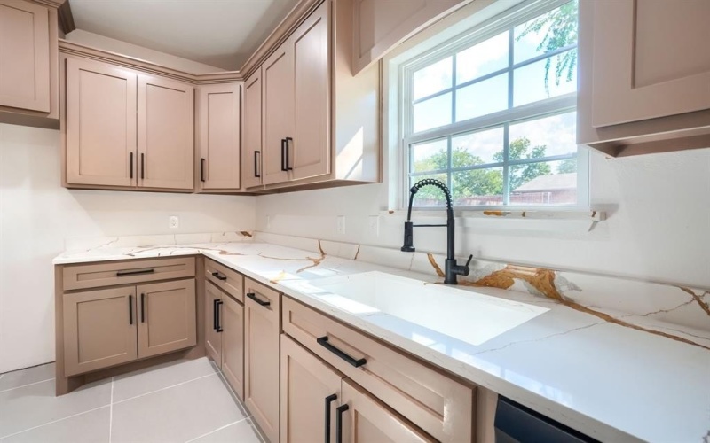 3322 Collins Boulevard, Garland, TX 75044, 4 Habitaciones Habitaciones , ,3 BañosBaños,Residential,En Venta,3322 Collins Boulevard,0,21083150