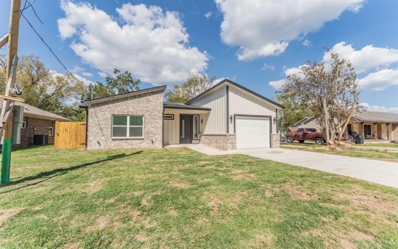 212 Beckham Street W, Sulphur Springs, TX 75482, 3 Bedrooms Bedrooms, ,2 BathroomsBathrooms,Residential,For Sale,212 Beckham Street W,0,21083302