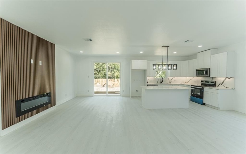 212 Beckham Street W, Sulphur Springs, TX 75482, 3 Bedrooms Bedrooms, ,2 BathroomsBathrooms,Residential,For Sale,212 Beckham Street W,0,21083302