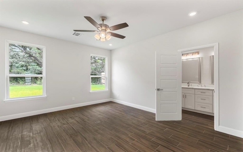 2200 Pedernales Court, Granbury, TX 76048, 3 Bedrooms Bedrooms, ,2 BathroomsBathrooms,Residential,For Sale,2200 Pedernales Court,0,21083476