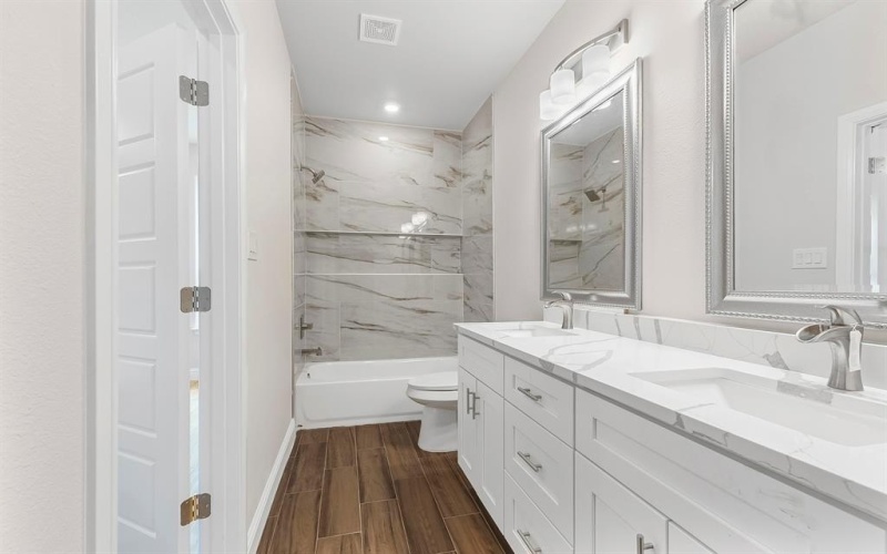 2200 Pedernales Court, Granbury, TX 76048, 3 Bedrooms Bedrooms, ,2 BathroomsBathrooms,Residential,For Sale,2200 Pedernales Court,0,21083476