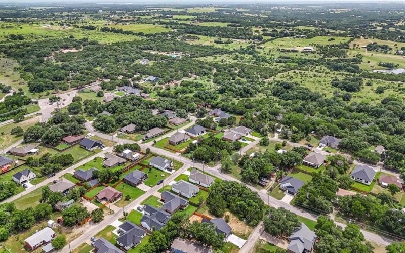 2200 Pedernales Court, Granbury, TX 76048, 3 Bedrooms Bedrooms, ,2 BathroomsBathrooms,Residential,For Sale,2200 Pedernales Court,0,21083476