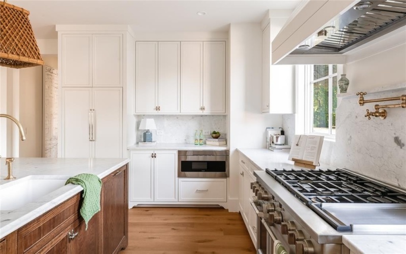 860 Edgefield Road, Fort Worth, TX 76107, 5 Bedrooms Bedrooms, ,5 BathroomsBathrooms,Residential,For Sale,860 Edgefield Road,0,21074640