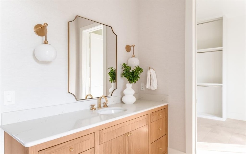 860 Edgefield Road, Fort Worth, TX 76107, 5 Bedrooms Bedrooms, ,5 BathroomsBathrooms,Residential,For Sale,860 Edgefield Road,0,21074640