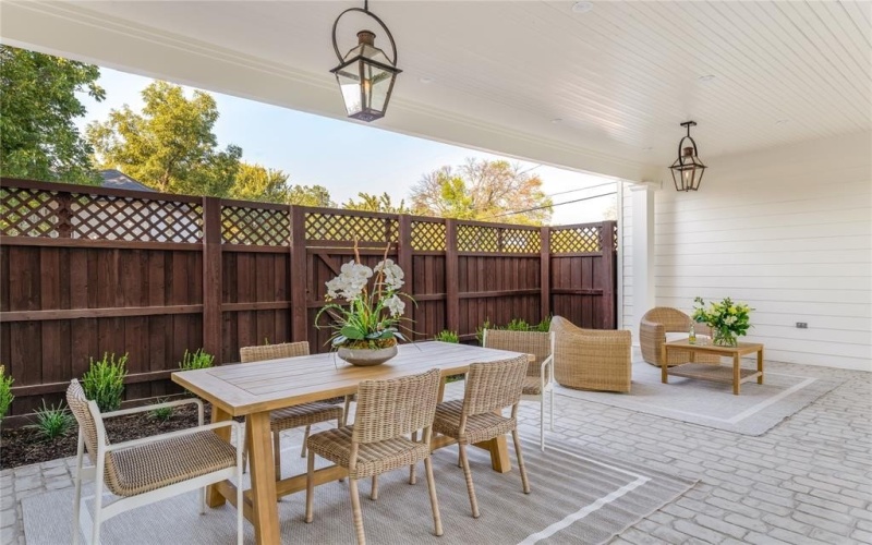 860 Edgefield Road, Fort Worth, TX 76107, 5 Bedrooms Bedrooms, ,5 BathroomsBathrooms,Residential,For Sale,860 Edgefield Road,0,21074640