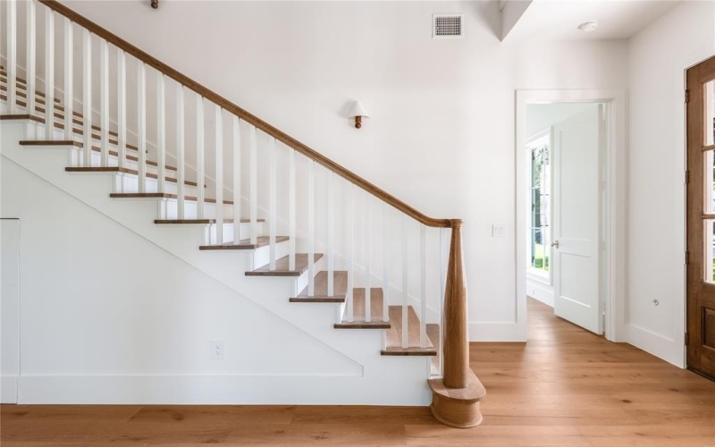 860 Edgefield Road, Fort Worth, TX 76107, 5 Bedrooms Bedrooms, ,5 BathroomsBathrooms,Residential,For Sale,860 Edgefield Road,0,21074640