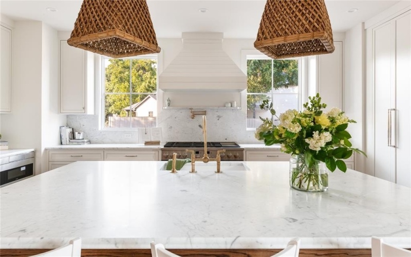 860 Edgefield Road, Fort Worth, TX 76107, 5 Bedrooms Bedrooms, ,5 BathroomsBathrooms,Residential,For Sale,860 Edgefield Road,0,21074640