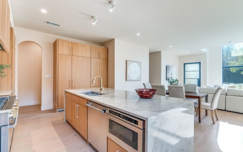 1622 Sylvan Avenue, Dallas, TX 75208, 5 Bedrooms Bedrooms, ,6 BathroomsBathrooms,Residential,For Sale,1622 Sylvan Avenue,0,21078010