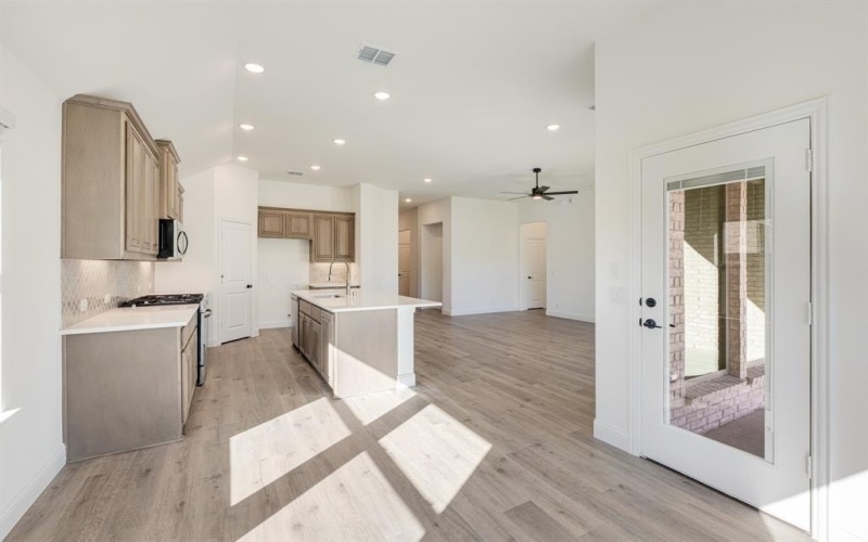 7312 Iris Road, Little Elm, TX 76227, 3 Habitaciones Habitaciones , ,2 BañosBaños,Residential,En Venta,7312 Iris Road,0,21081640