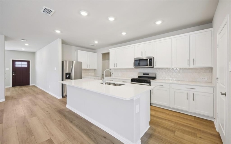 2129 Mustang Way, Seagoville, TX 75159, 4 Bedrooms Bedrooms, ,3 BathroomsBathrooms,Residential,For Sale,2129 Mustang Way,0,21078241