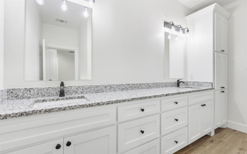 106 Clark Street, Whitesboro, TX 76273, 3 Habitaciones Habitaciones , ,2 BañosBaños,Residential,En Venta,106 Clark Street,0,21082932