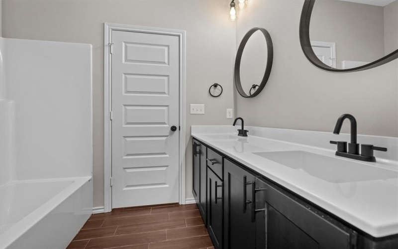 16517 Crossing Circle, Lindale, TX 75771, 4 Habitaciones Habitaciones , ,2 BañosBaños,Residential,En Venta,16517 Crossing Circle,0,21083338