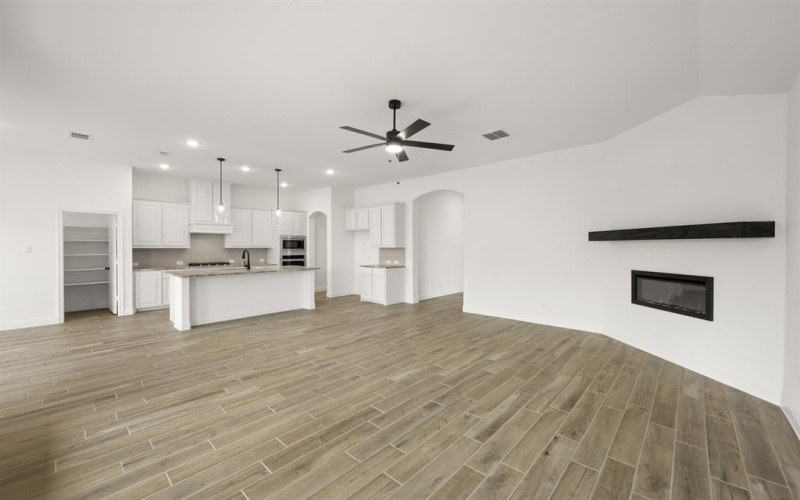 7808 Barley Field Street, Joshua, TX 76058, 4 Habitaciones Habitaciones , ,3 BañosBaños,Residential,En Venta,7808 Barley Field Street,0,21082081