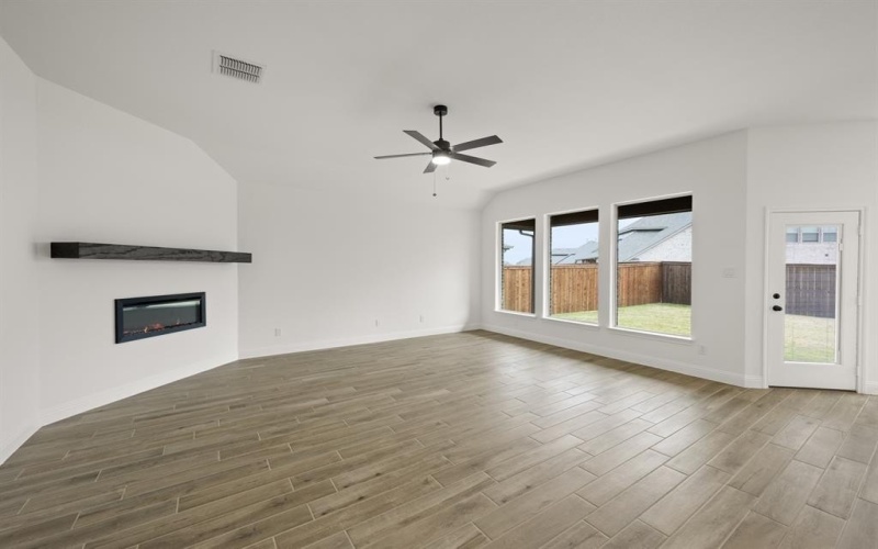 7808 Barley Field Street, Joshua, TX 76058, 4 Habitaciones Habitaciones , ,3 BañosBaños,Residential,En Venta,7808 Barley Field Street,0,21082081