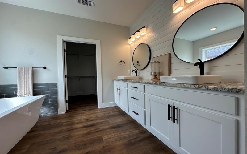 3611 Clearview Dr, San Angelo, TX 76904, 4 Bedrooms Bedrooms, ,3 BathroomsBathrooms,Residential,For Sale,3611 Clearview Dr,0,129346