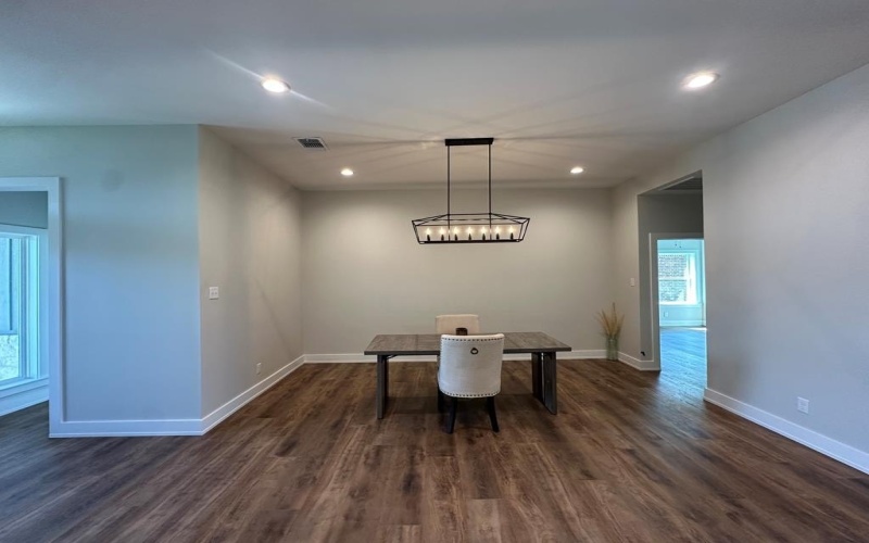 3611 Clearview Dr, San Angelo, TX 76904, 4 Bedrooms Bedrooms, ,3 BathroomsBathrooms,Residential,For Sale,3611 Clearview Dr,0,129346