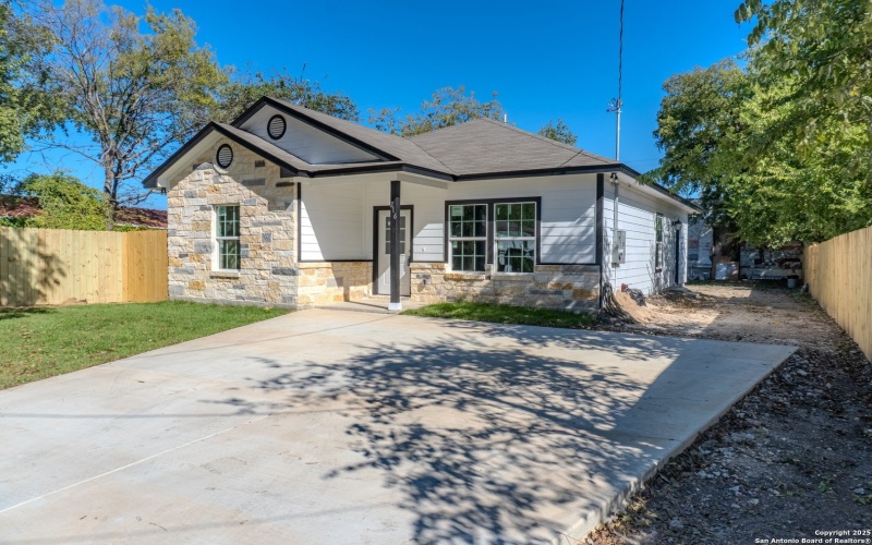 216 san augustine, San Antonio, TX 78237, 3 Bedrooms Bedrooms, ,2 BathroomsBathrooms,Residential,For Sale,216 san augustine,0,1914453