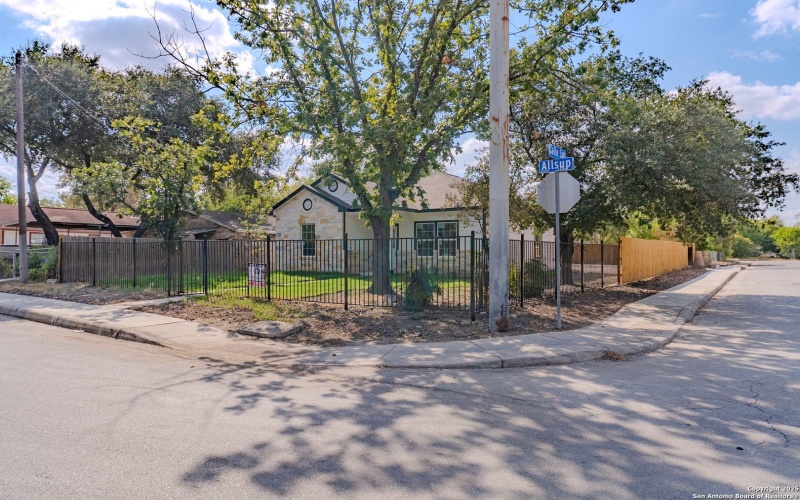159 Allsup, San Antonio, TX 78237, 3 Bedrooms Bedrooms, ,2 BathroomsBathrooms,Residential,For Sale,159 Allsup,0,1914082