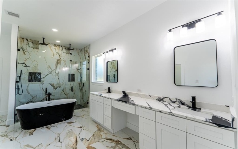 2147 Heath Street, Sulphur Springs, TX 75482, 4 Bedrooms Bedrooms, ,5 BathroomsBathrooms,Residential,For Sale,2147 Heath Street,0,21083723