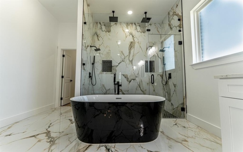 2147 Heath Street, Sulphur Springs, TX 75482, 4 Bedrooms Bedrooms, ,5 BathroomsBathrooms,Residential,For Sale,2147 Heath Street,0,21083723