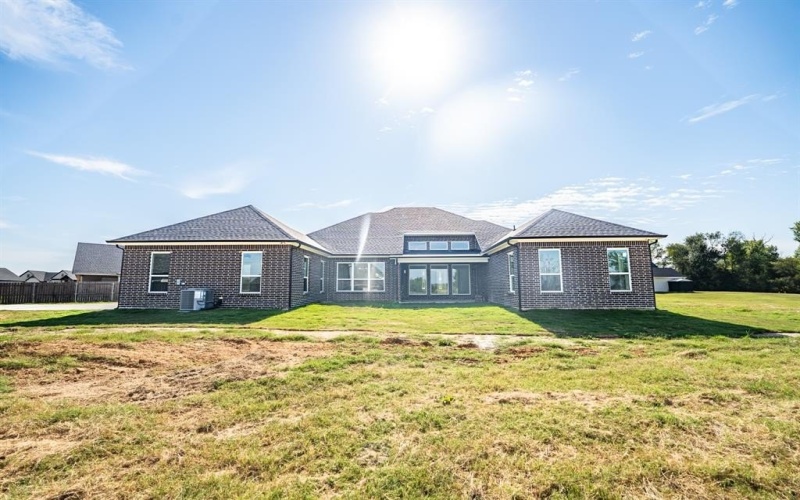 2147 Heath Street, Sulphur Springs, TX 75482, 4 Bedrooms Bedrooms, ,5 BathroomsBathrooms,Residential,For Sale,2147 Heath Street,0,21083723