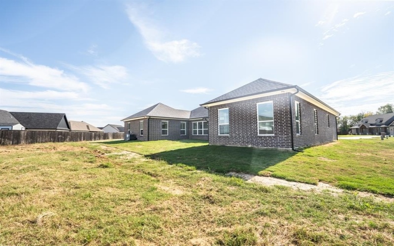 2147 Heath Street, Sulphur Springs, TX 75482, 4 Bedrooms Bedrooms, ,5 BathroomsBathrooms,Residential,For Sale,2147 Heath Street,0,21083723