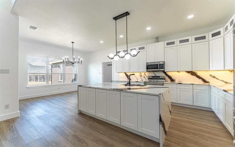 2147 Heath Street, Sulphur Springs, TX 75482, 4 Bedrooms Bedrooms, ,5 BathroomsBathrooms,Residential,For Sale,2147 Heath Street,0,21083723