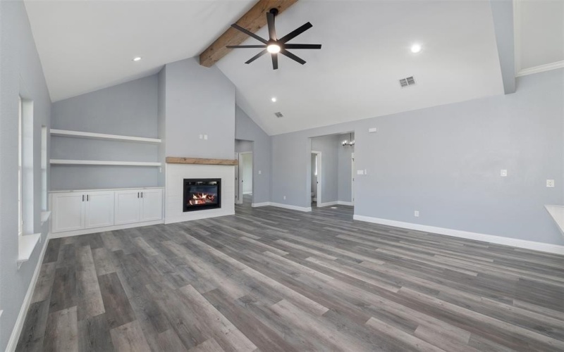 1017 Don Eve Court, Azle, TX 76020, 4 Habitaciones Habitaciones , ,2 BañosBaños,Residential,En Venta,1017 Don Eve Court,0,21084089