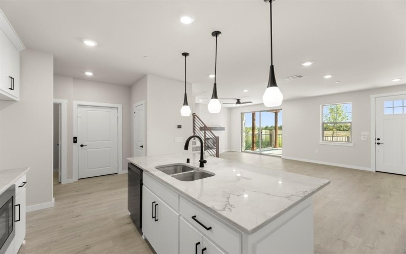 1225 Armstrong, The Colony, TX 75056, 3 Habitaciones Habitaciones , ,2 BañosBaños,Residential,En Venta,1225 Armstrong,0,21084263